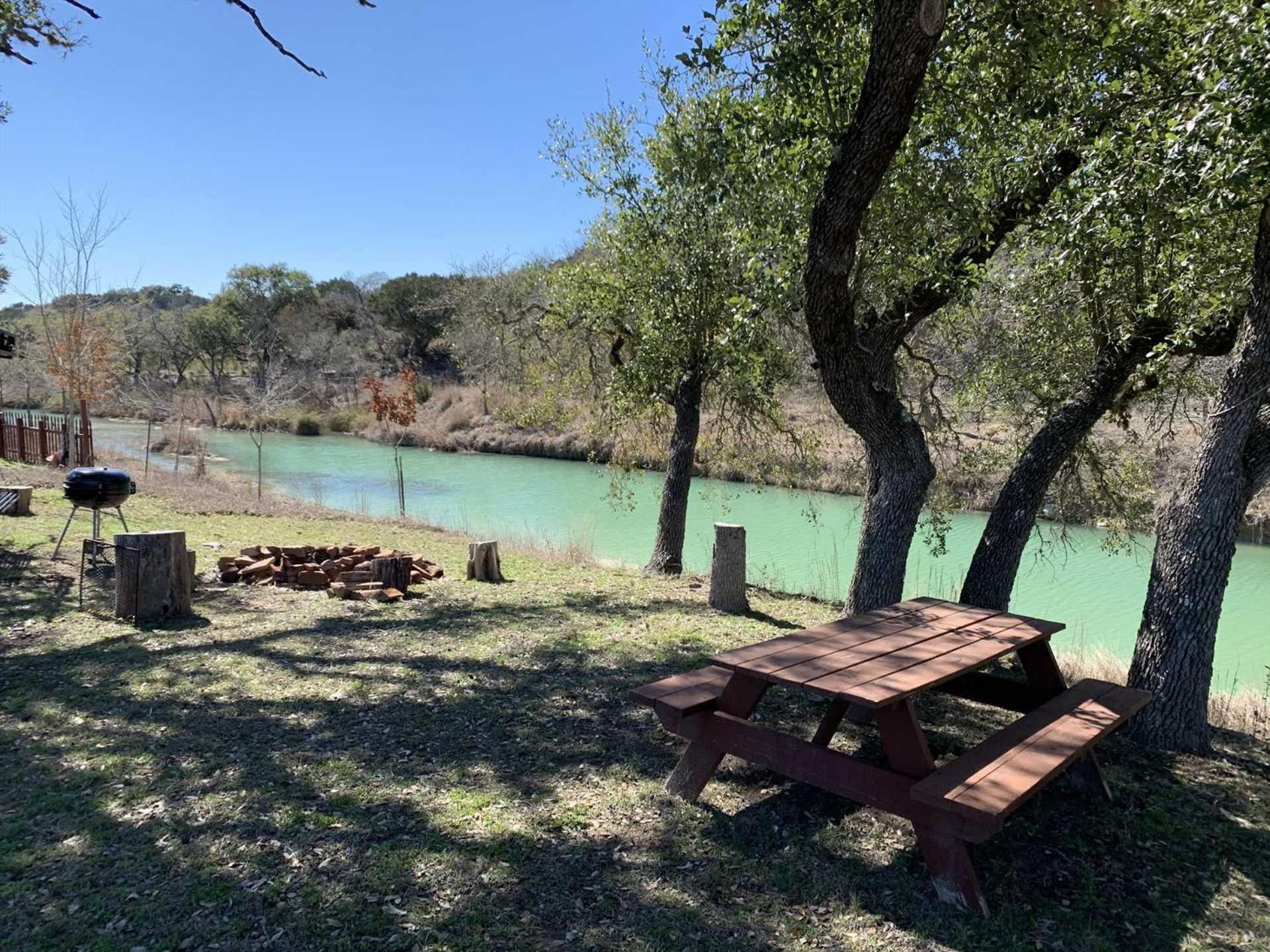 Bandera Stronghold Retreat Exterior photo