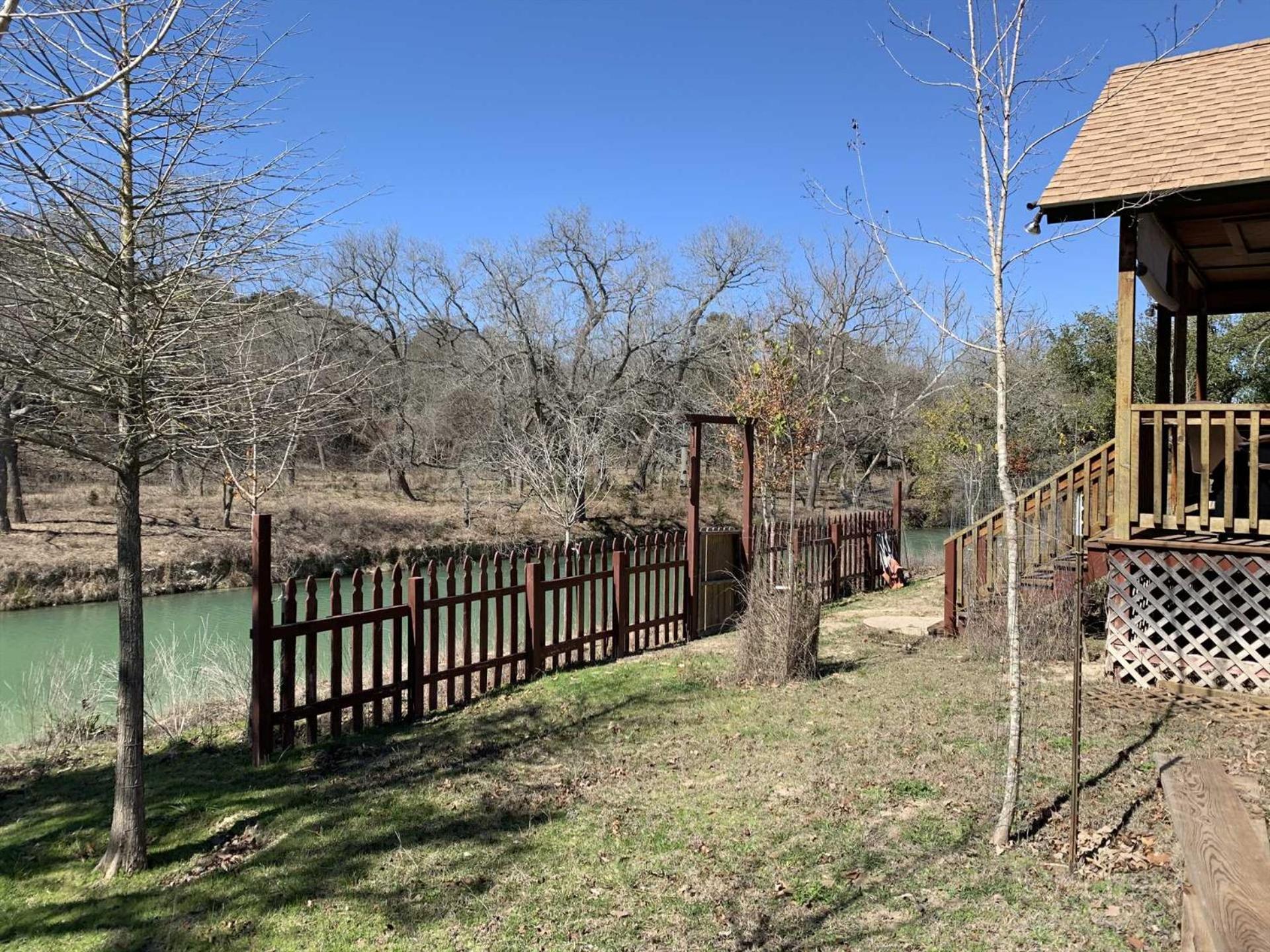 Bandera Stronghold Retreat Exterior photo